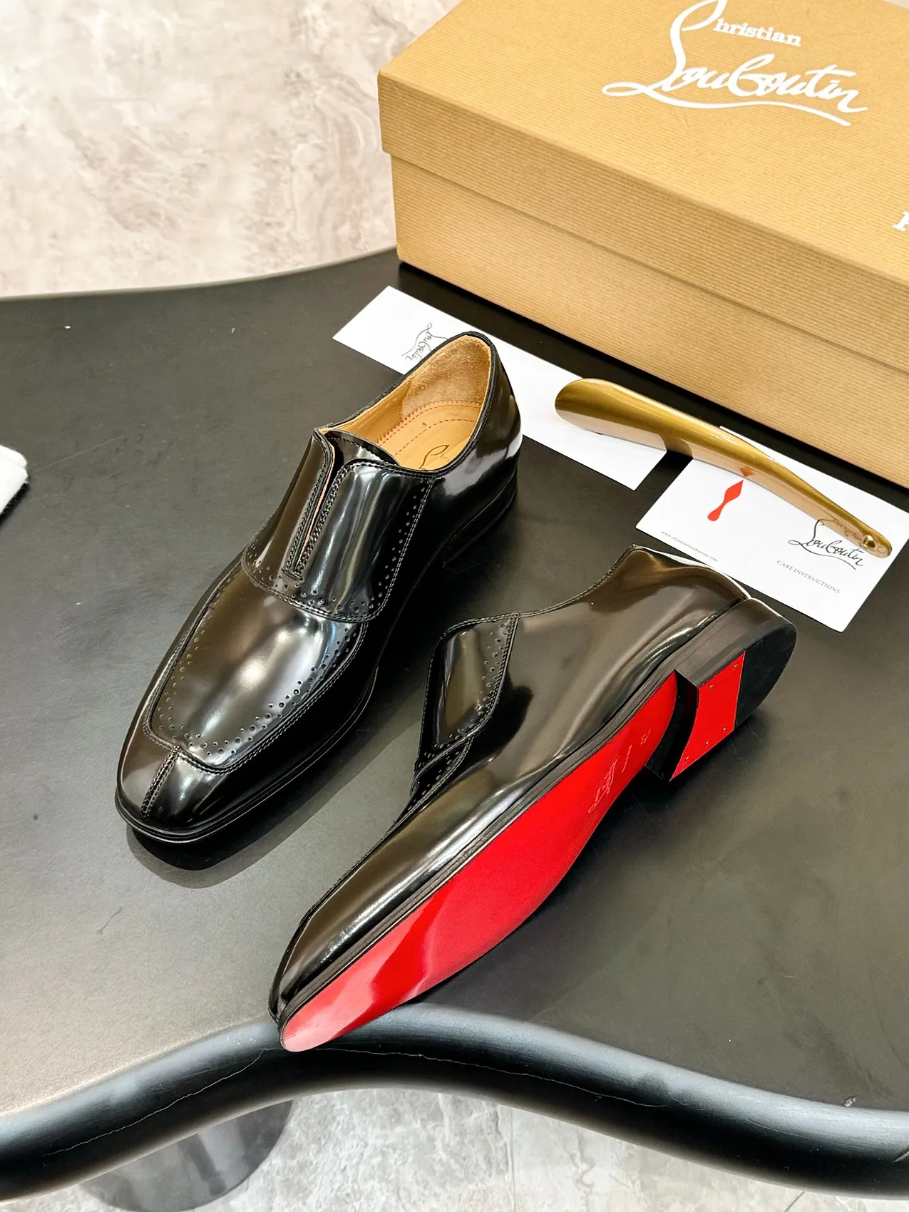💰960 ••New real shots••CL～High-end men’s 👔Casual•loafers with red soles! ••🆑Genuine and top-quality goods from original orders ••✅💯 Purchase goods from top-quality original orders! Original imported patterned cowhide ➕Imported cowhide lining ➕Cowhide feet ➕Original leather outsole~🉑️Feel free to compare the authentic ones! Size: 39-44 (38.45.46.47 can be customized)